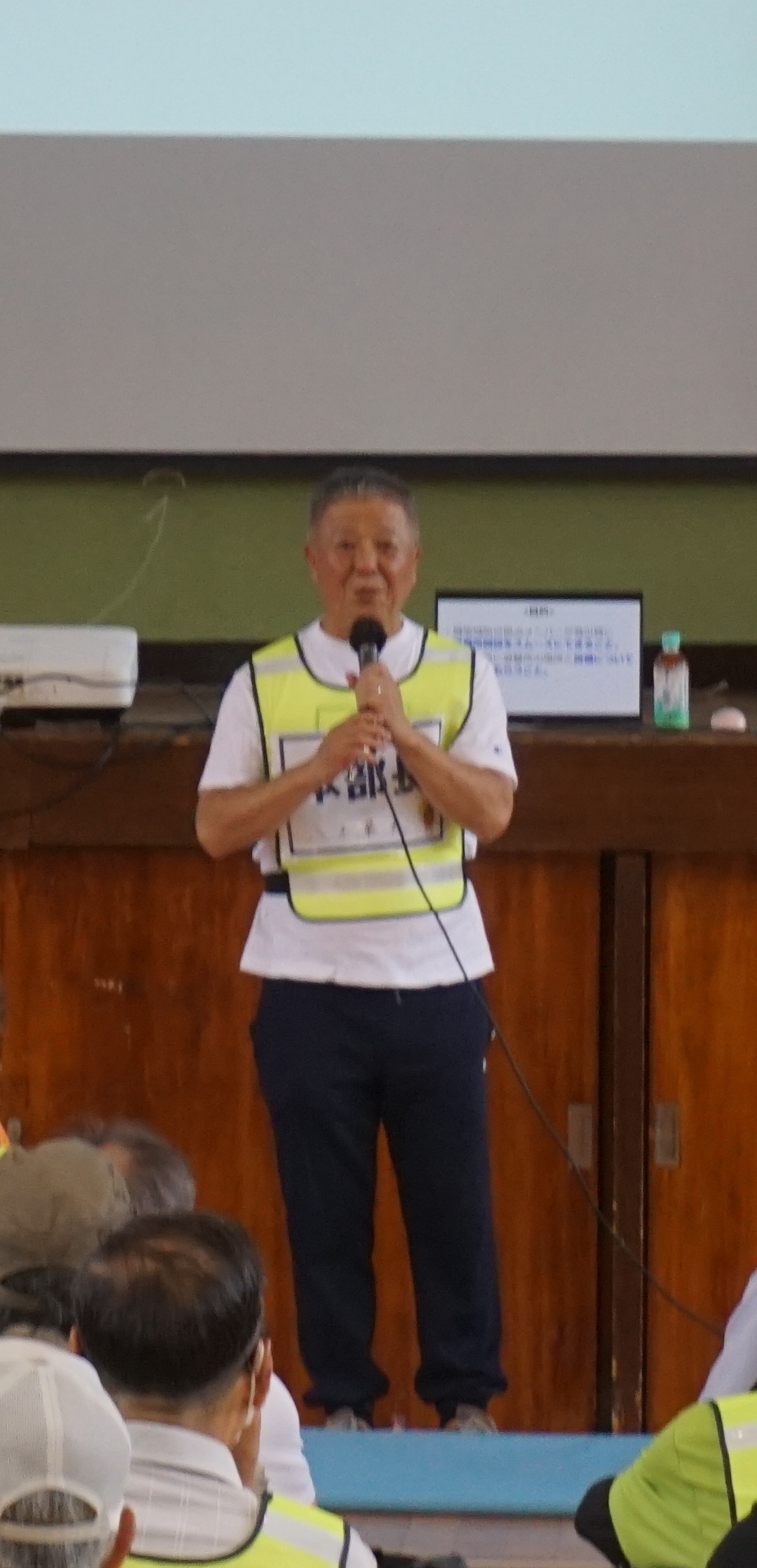 防災拠点本部長（八木樽町中学校長）挨拶。