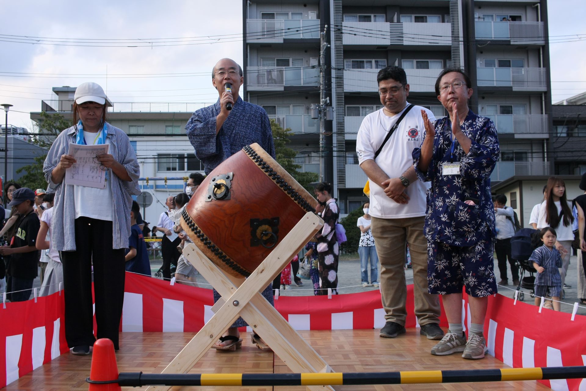 漆原港北区長挨拶。右は小泉樽町連合町内会会長。