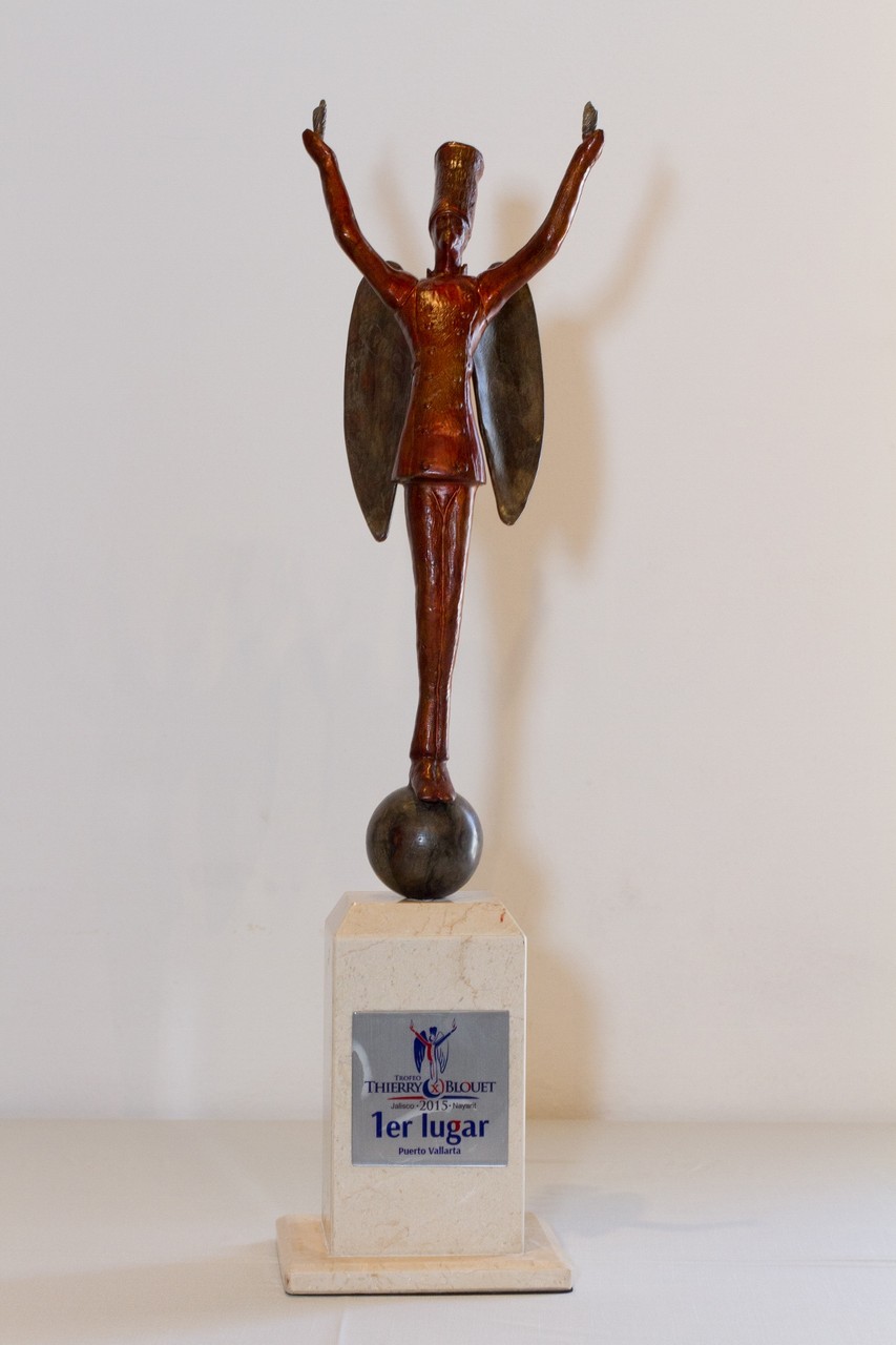 El Trofeo Thierry Blouet es una escultura de bronce creada por el escultor jalisciense Octavio González Gutiérrez, especialmente para el concurso