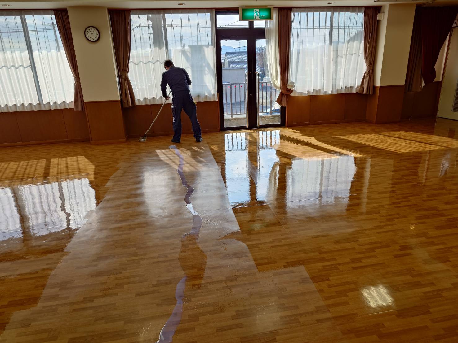 新年のワックスがけ、とても綺麗になりました