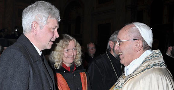 (SPUC-2015-002-chiesaluterana) Heiner e Annette Bludau con Papa Francesco - Heiner und Annette Bludau mit Papst Franziskus