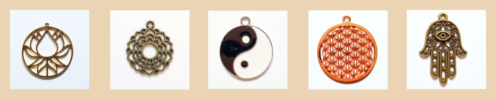 Symbolanhänger mit Lotus, Blume des Lebens, Yin Yang und Hamsa-Hand