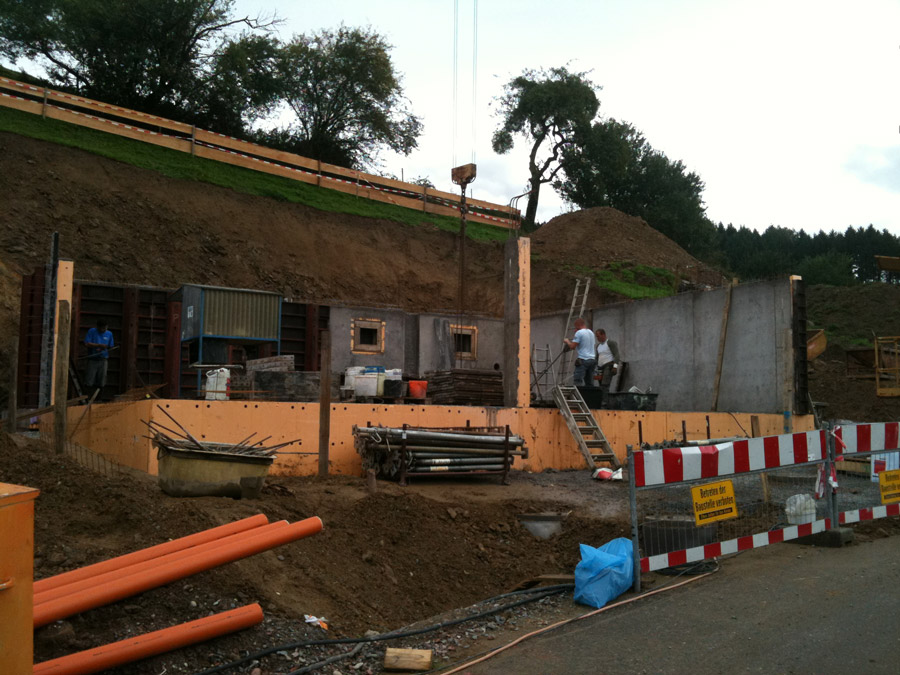 Wohnhaus in Mühlenbach, Bauen am Hang