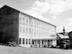 Das erste Schulgebäude