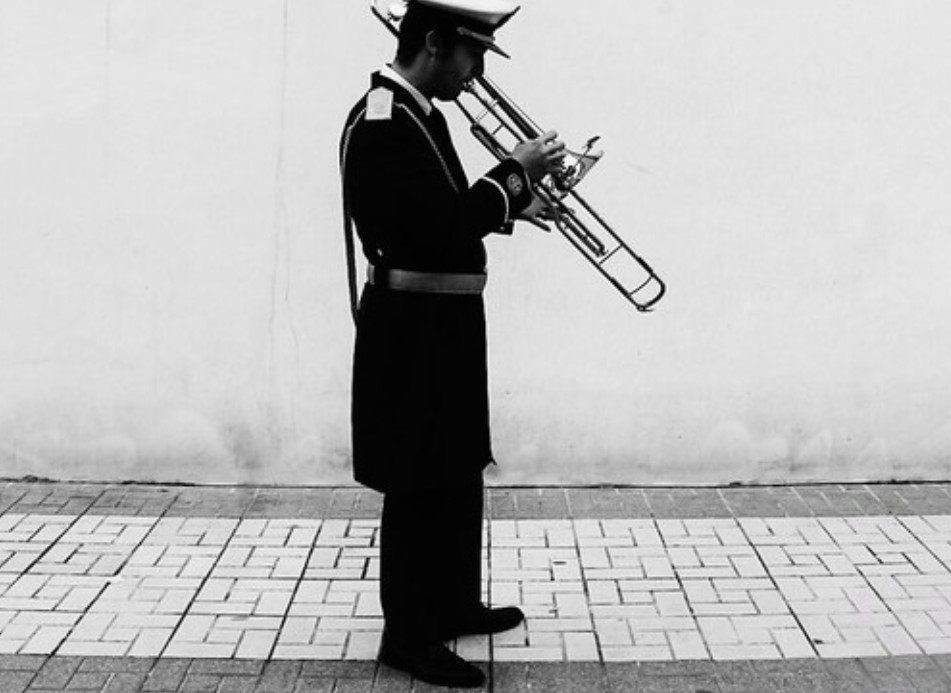 Los pies de los músicos en Semana Santa: cómo evitar lesiones durante las procesiones