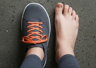 Barefoot: La Ciencia del Pie Descalzo ¿Evolución Saludable o Riesgo Biomecánico?