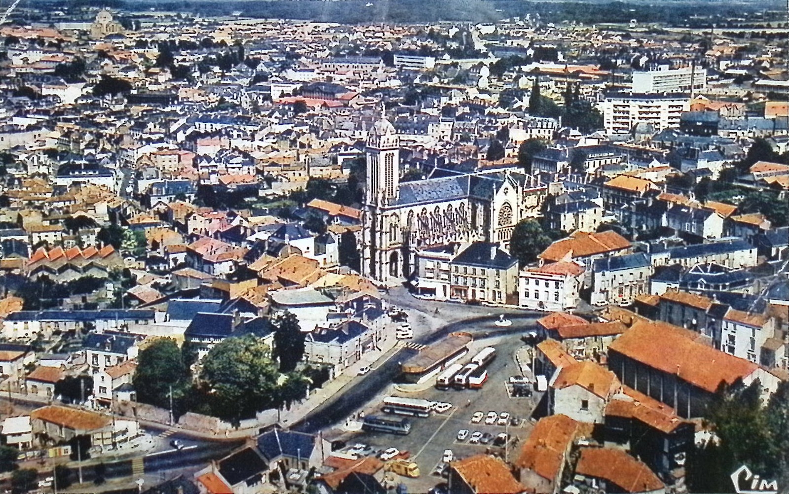 Vue aérienne des Calins dans les années 60 (Archives municipales)