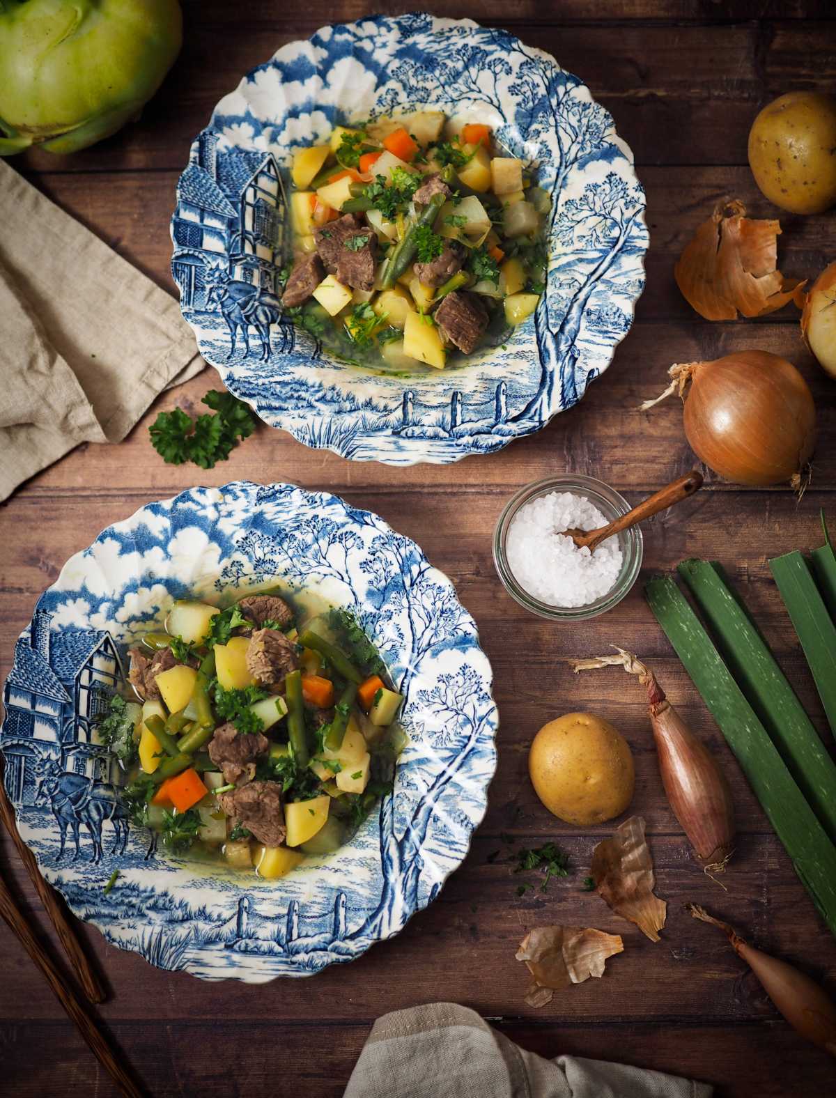 Rindfleisch-Bohnen-Eintopf mit Kartoffeln - Goldschmankerl | einfache ...
