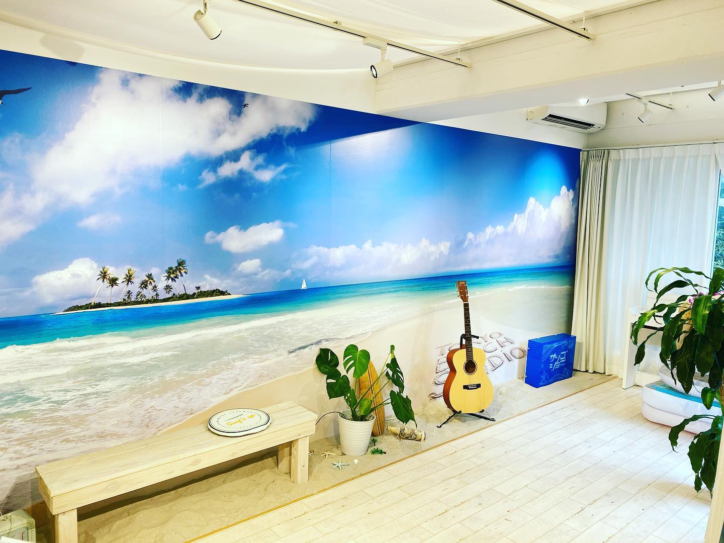 日本で初めてのビーチをコンセプトにした音楽スタジオです。