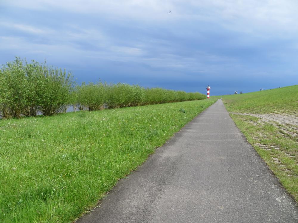 Radweg an der Elbe