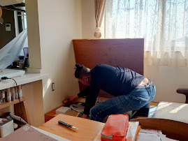 岐阜県不破郡垂井町の住宅の激安クロス張替え中！