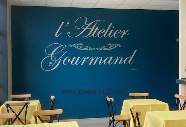 Lettres peintes en peinture aluminium