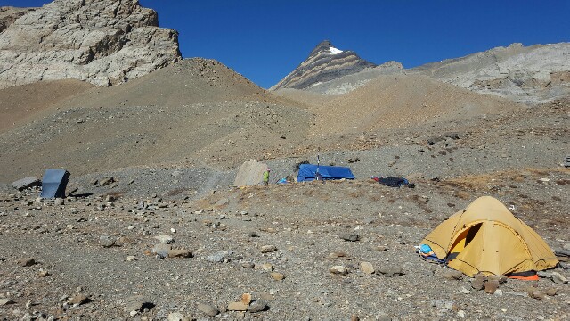 Camp au lac Tilicho 