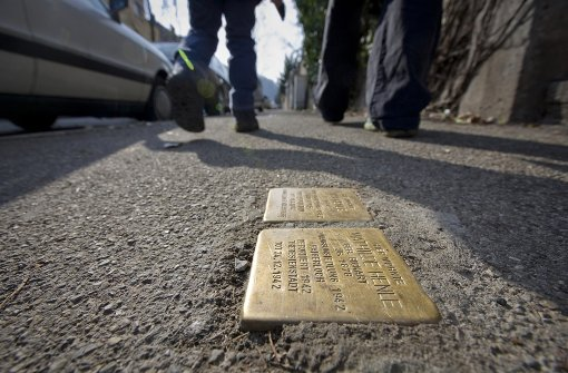 Mehr als 800 Stolpersteine erinnern in Stuttgart bereits an Nazi-Opfer. Foto: Archiv/Achim Zweygarth