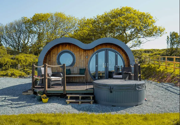 love -room,habitation insolite sans permis de construire ,habitat insolite à vendre,logement atypique,cabane insolite en kit,cabane insolite à vendre,hobitt cabane insolite ,logement insolite , gîte insolite , fabricant logement insolite.