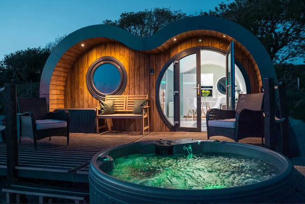 love -room,habitation insolite sans permis de construire ,habitat insolite à vendre,logement atypique,cabane insolite en kit,cabane insolite à vendre,hobitt cabane insolite ,logement insolite , gîte insolite , fabricant logement insolite.