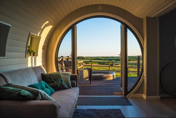 love -room,habitation insolite sans permis de construire ,habitat insolite à vendre,logement atypique,cabane insolite en kit,cabane insolite à vendre,hobitt cabane insolite ,logement insolite , gîte insolite , fabricant logement insolite.