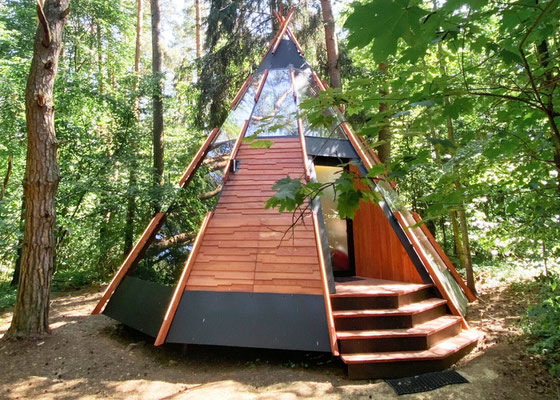 Hébergement insolite ,habitation insolite sans permis de construire ,habitat insolite à vendre,logement atypique,cabane insolite en kit,cabane insolite à vendre,hobitt cabane insolite ,logement insolite , gîte insolite , fabricant logement insolite.