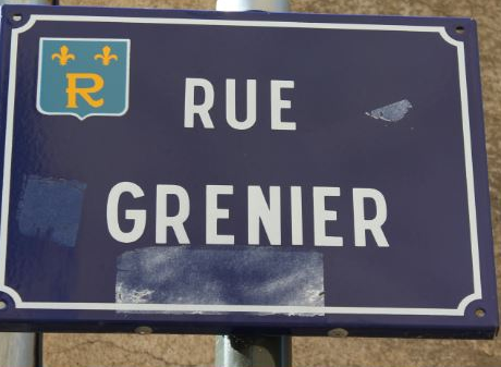 SOURCE : PLAQUE DE RUE VILLE DE RIOM
