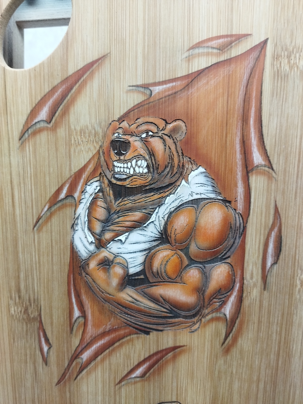 Airbrush auf einem Holzbrett 
