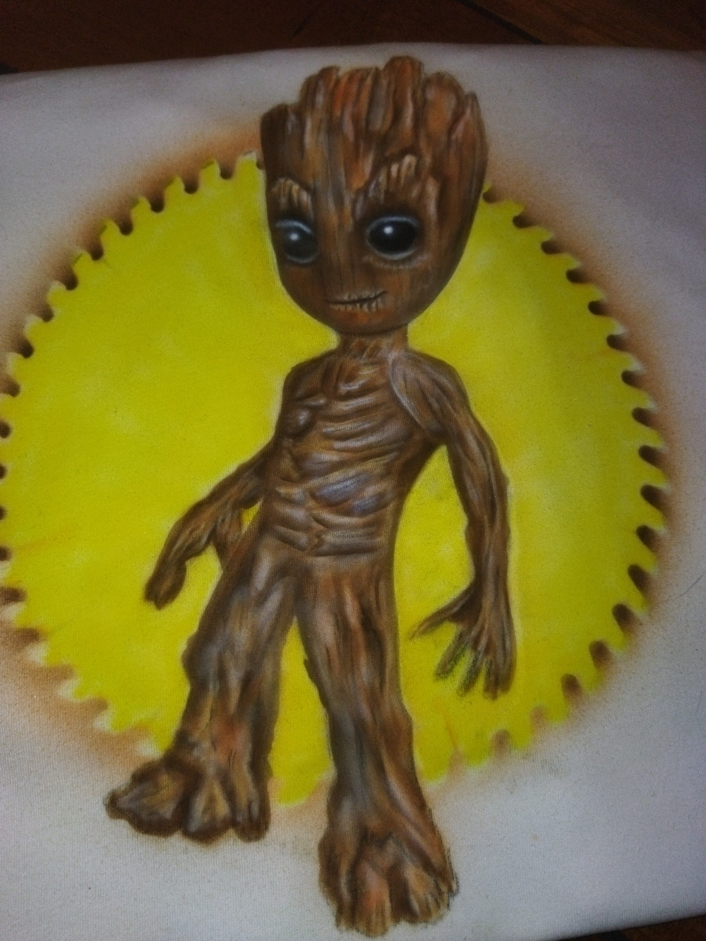 Airbrush auf einem T-Shirt