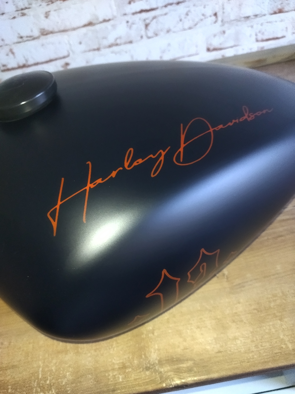 Airbrush auf dem Harley Tank 