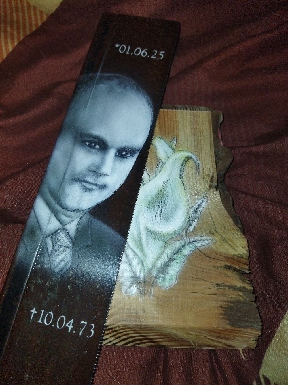 Portrait Airbrush auf einer Säge