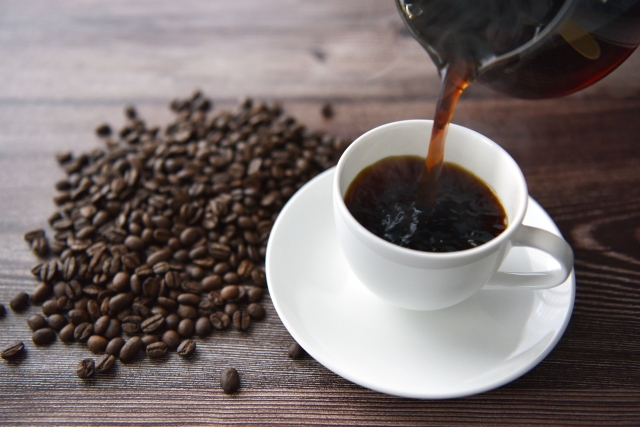 仕事の合間の一杯とコーヒー事情