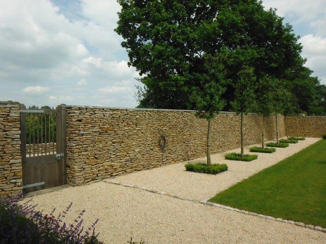 Stone wall built of natural walling stone
