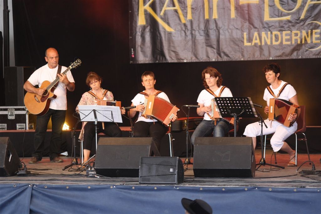Avel Dro - Kann Al Loar 2013 - Accordéons diatoniques