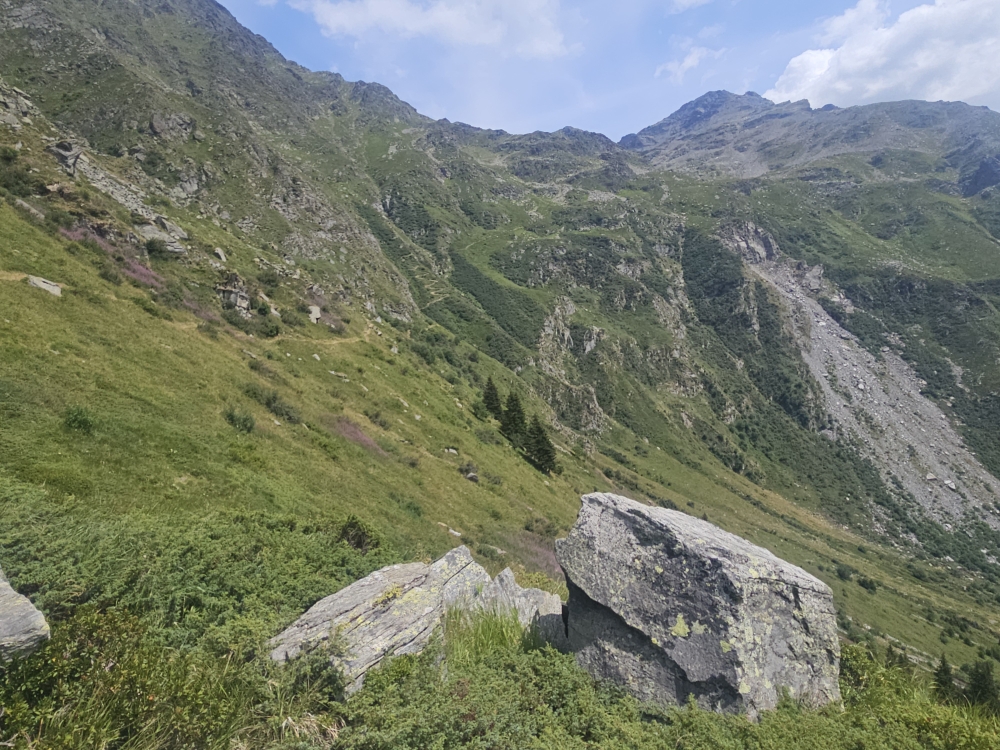 Der Weg zur Bocchetta de Curciusa hinauf.