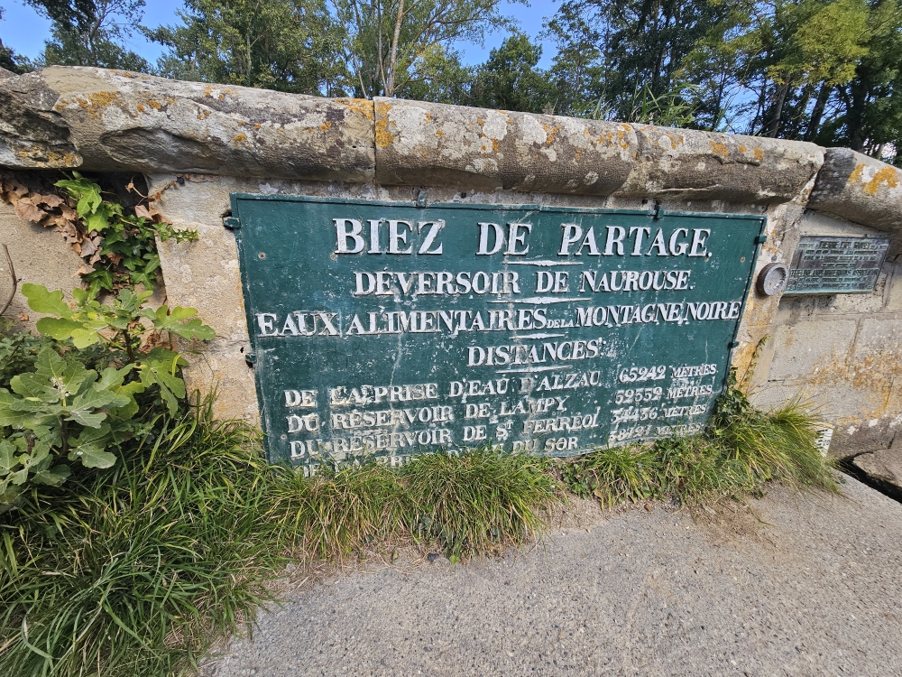 Canal du Midi. Partage des Eaux.