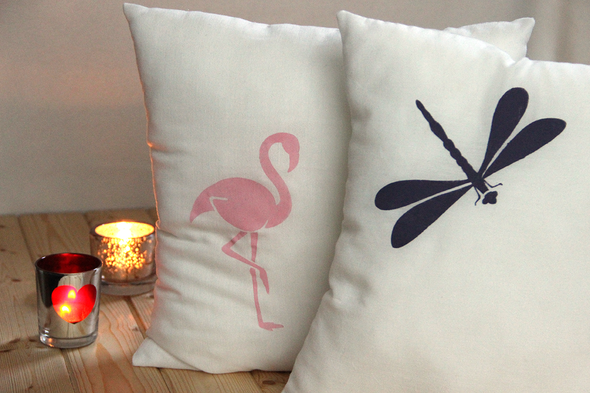 Flamingo und Libelle