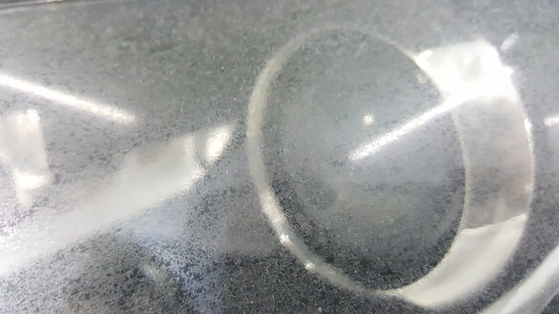 アウディTT・8J ヘッドライトのひび・黄ばみ除去 埼玉 - 車磨き