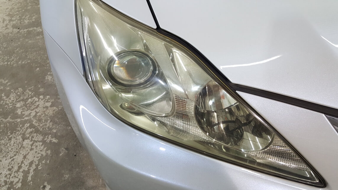レクサスis ヘッドライトの黄ばみ汚れ ひび除去 埼玉 車磨き専門 アートディテール レクサスis ヘッドライトの黄ばみ汚れ ひび除去 埼玉 車磨き専門 アートディテール
