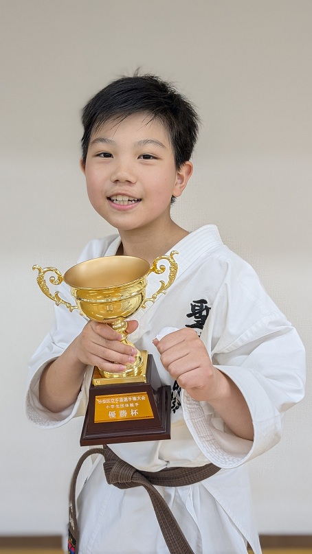 中堅　綱島孝輔