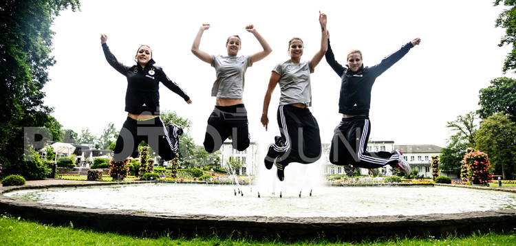 Fotoshooting DFB-Frauen: Nadine Keßler, Lena Lotzen, Dzsenifer Marozsán, Svenja Huth   © Karsten Lauer
