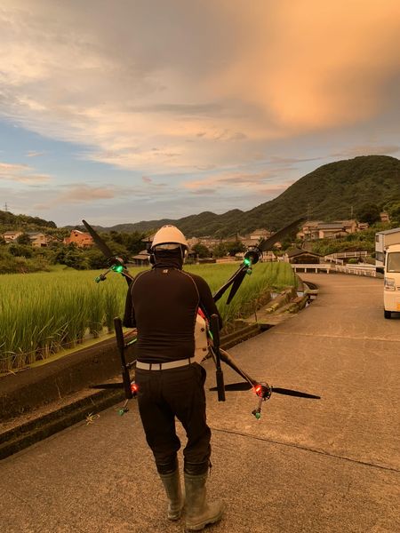 農業散布はドローンの時代