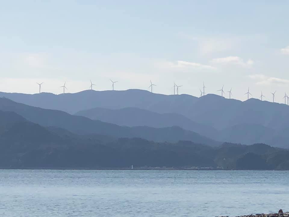 山口県長門市　立ち並ぶ風力発電後ほどドローン撮影しよう