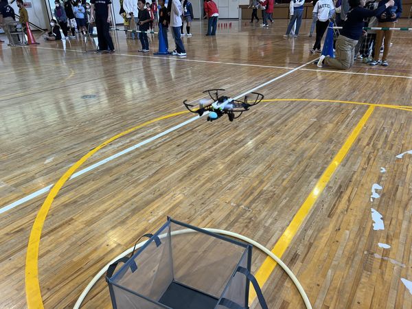 ドローン操縦体験会in広島市立五月が丘小学校４