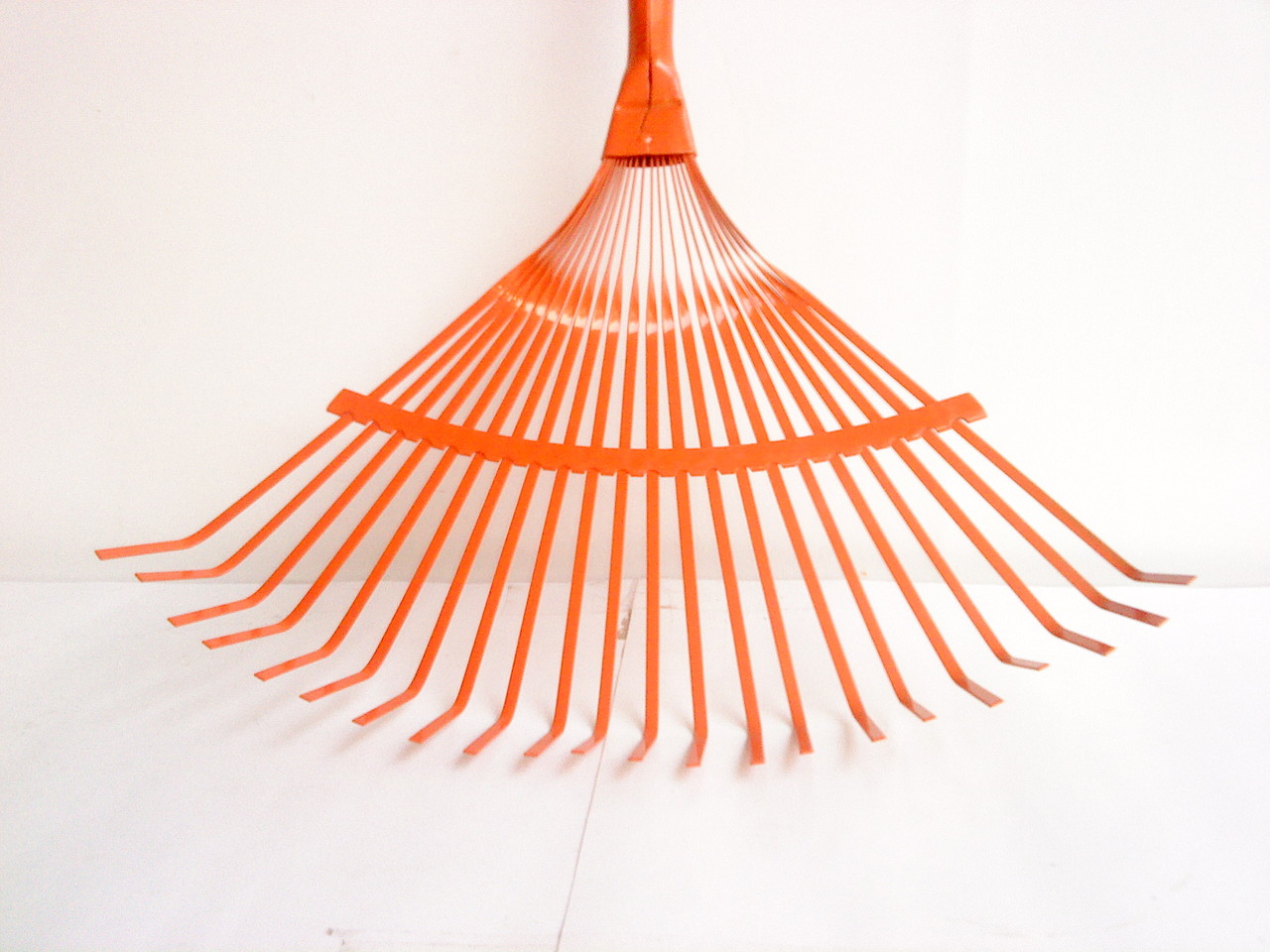 ESCOBAS PARA JARDIN - OROPINZA