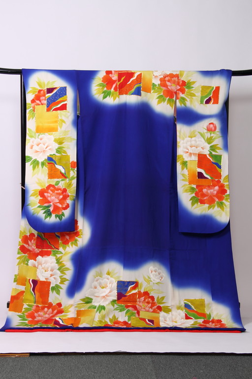 青 柔らかい花々 本振袖