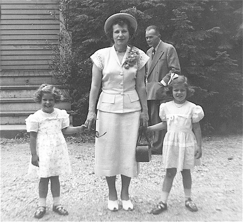 Paula, Aunt Mae, Kathy 1948?