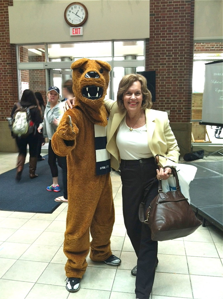 Lorraine meets the Nittany Lion!