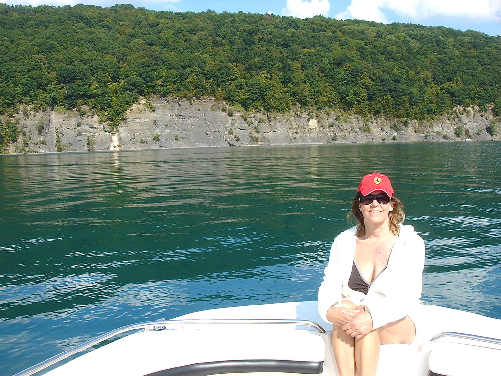 Lorraine at the cliffs