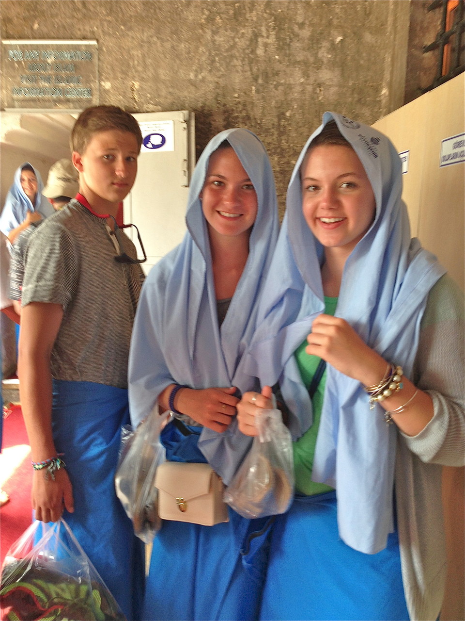 Jack, Ellie & Kate try on Moslem clothing. 6-2014.