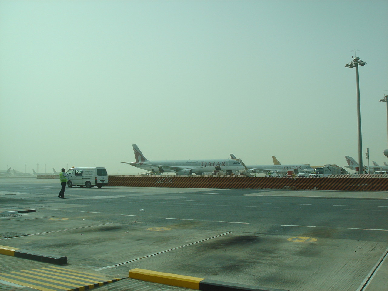 Airport, sandstorm, Doha