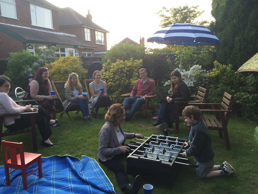 Lorraine & Will play fussball