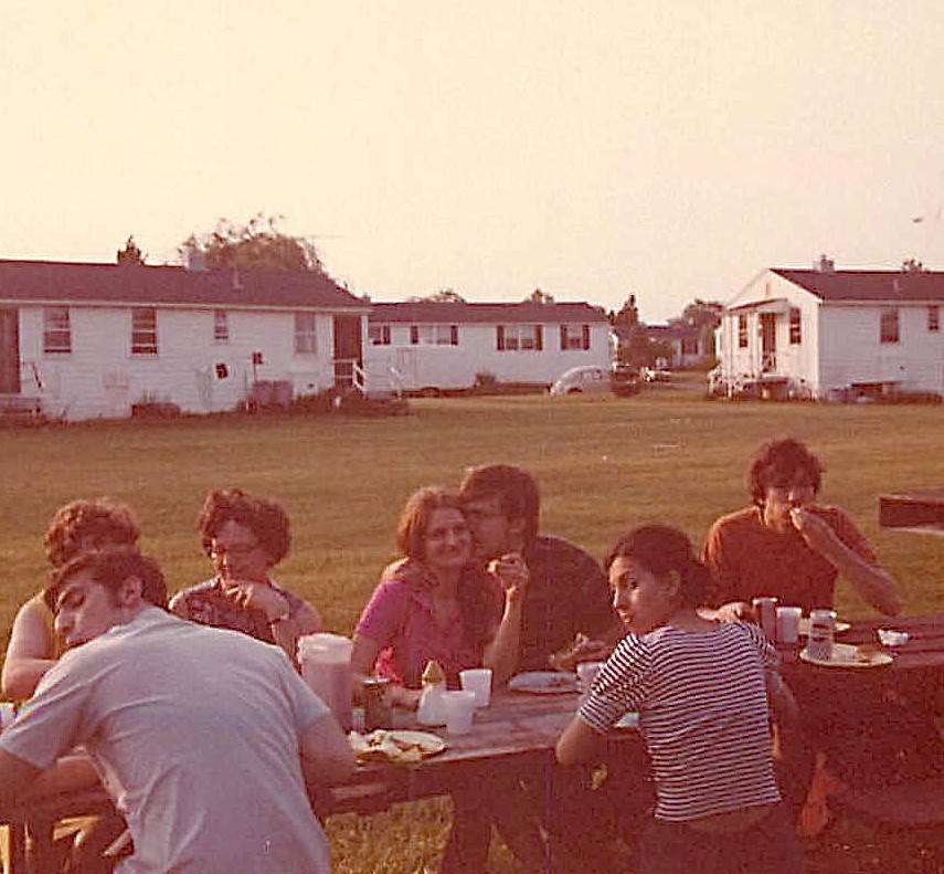 picnic at Butler Houses, Murray Weingarten, Dana & Dave Mace, Sukrya Baykan, John Wagner 1972 