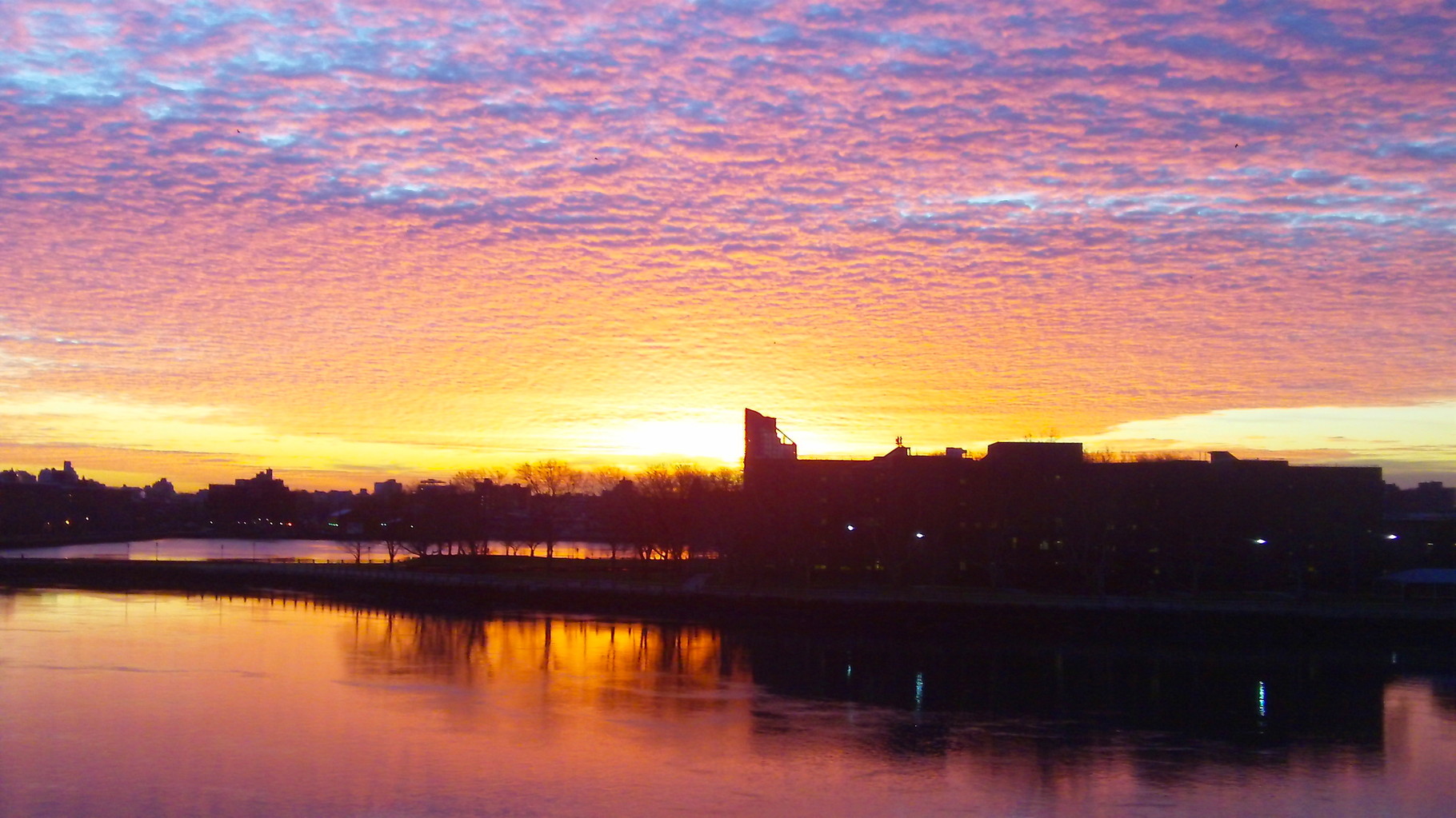 Dec. 27, 2014, East River 6:45 AM 